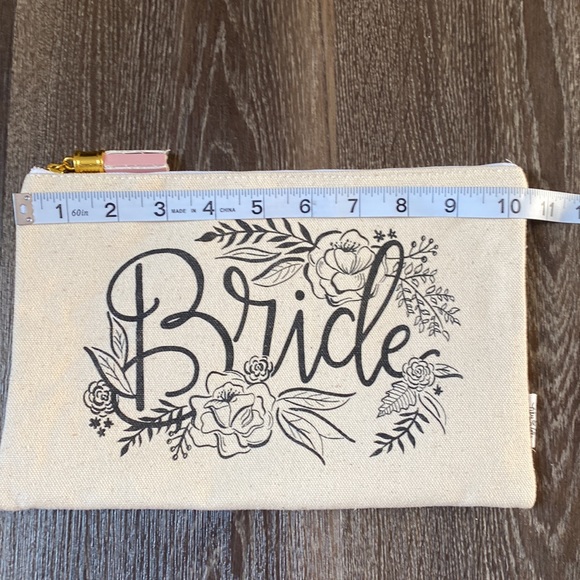 Bride Makeup Bag! - Picture 5 of 6